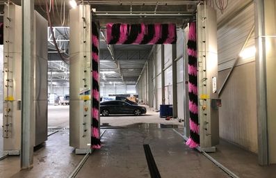  De eerste gewassen bus bij Staf Cars te Pelt is een feit!